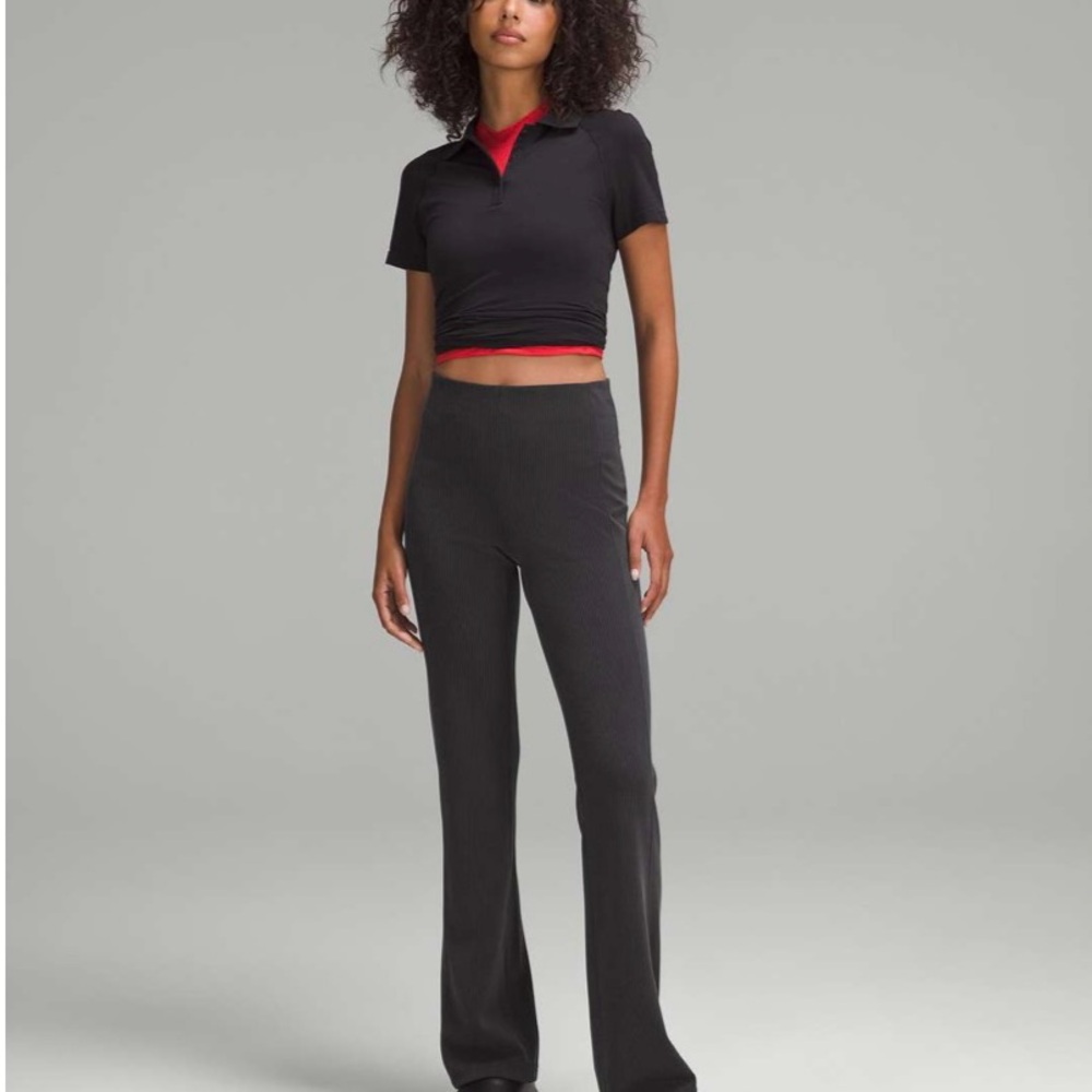 NWT Lululemon Ribbed Softstreme Flared Pant *Regular
Black Size: 4